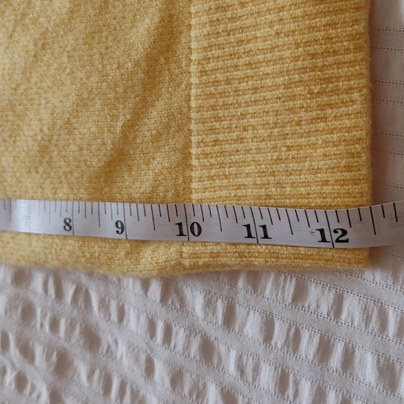 NWT Soft Yellow Knit Crop Top XL - Picture 10 of 10